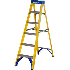 Werner Fibreglass Swingback Stepladder
