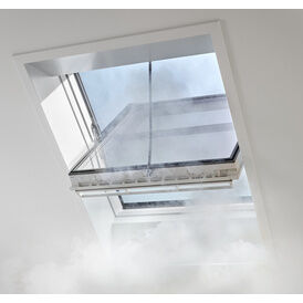 VELUX WINDOW GGU PK06 007040D White PU Centre Pivot Smoke Vent - 94cm x 118cm