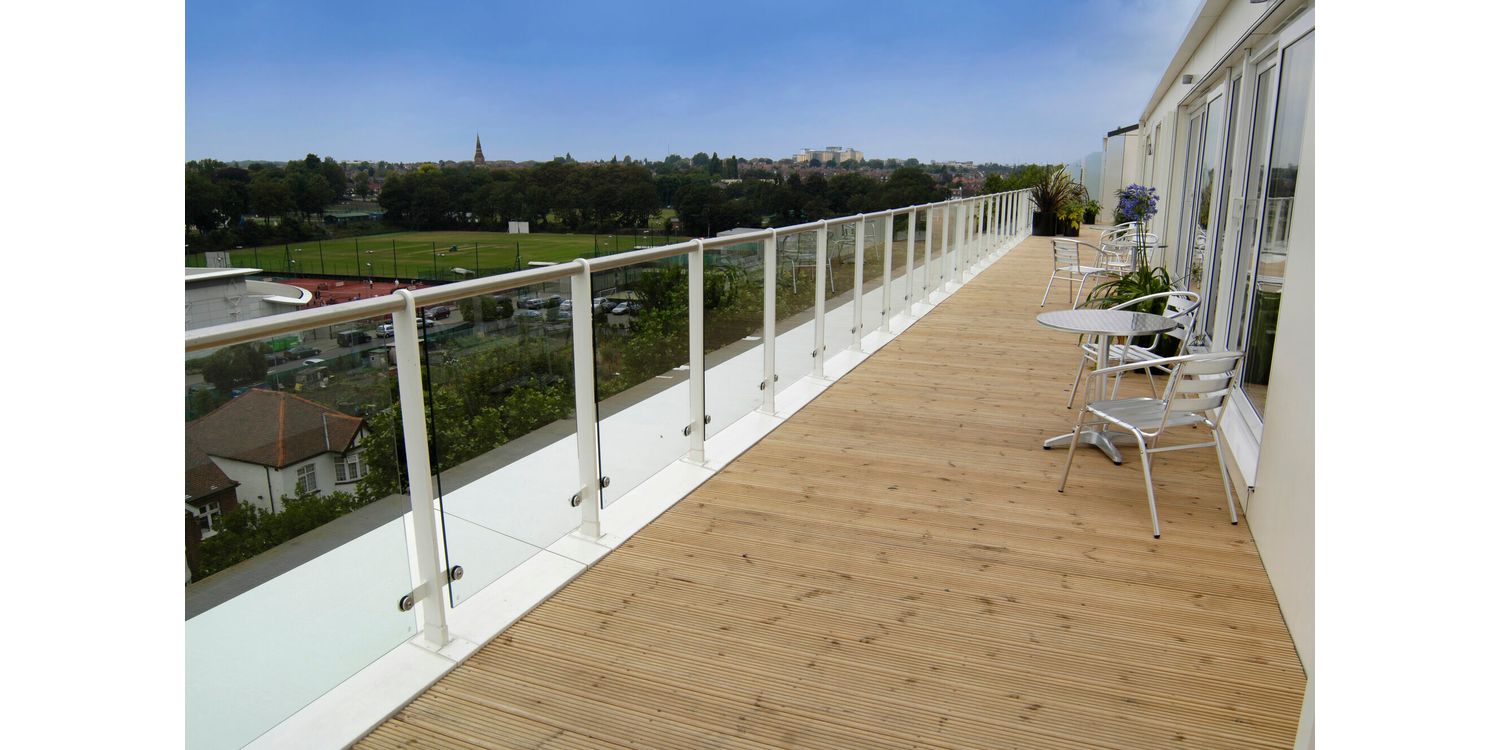 Alumasc Skyline Aluminium Flat Roof Wall Coping - 3m (includes fixing ...