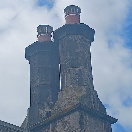 Customer image of Brewer Round Strap Fix Solid Fuel Birdguard Chimney Cowl (Fits Pots 6" - 10")