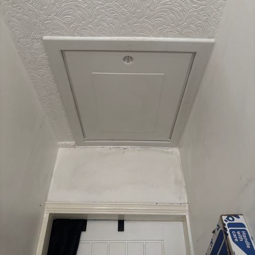 Customer image of Manthorpe GL250-03 Insulated Drop-Down Loft Hatch