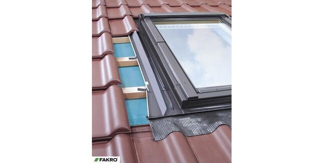 Fakro EZA Low Pitched Flashing Kit for Profiled Tile and Interlocking Slate up to 45mm (55cm x 78cm)