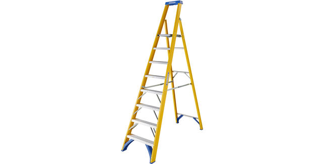 Werner Fibreglass Platform Stepladder