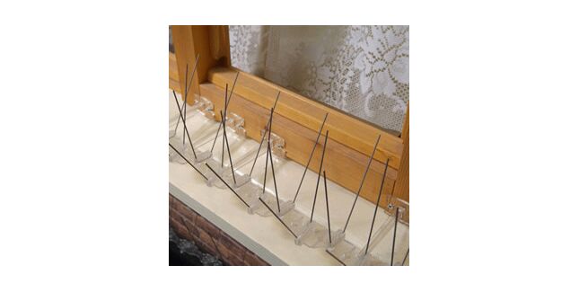 Casement Window Clips for Defender 8 Medium Polycarbonate Spikes -1 Metre Pack