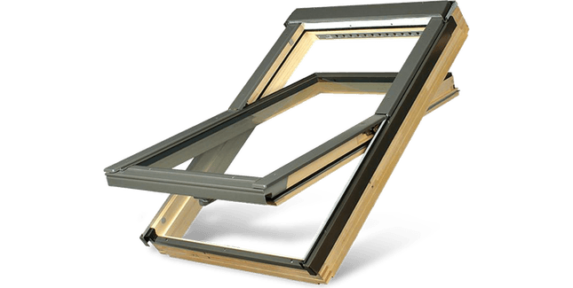 FAKRO Natural Pine Centre Pivot Triple Glazed Roof Window (FTP-V, 55cm x 98cm)