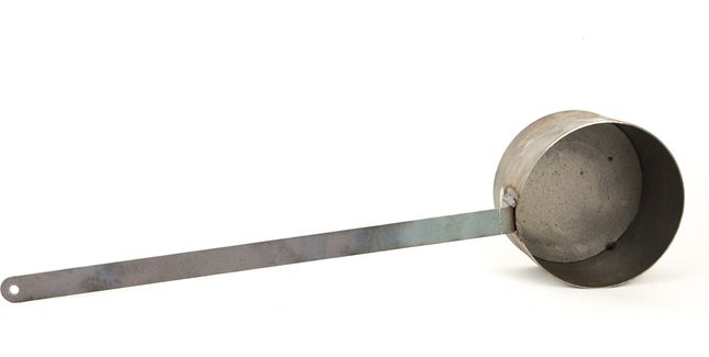 Elevate Large Tar Pouring Ladle