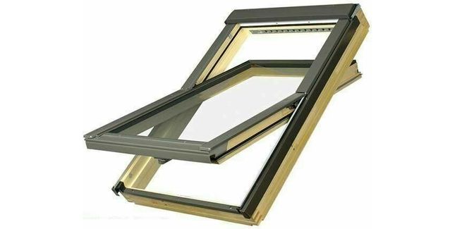 FAKRO Natural Pine Centre Pivot Double Glazed Roof Window (FTP-V)