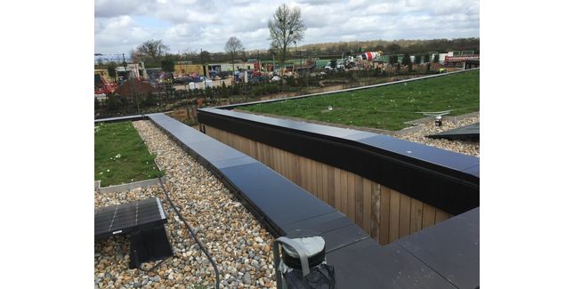 Alumasc Skyline Aluminium Flat Roof Wall Coping - 3m (includes fixing ...