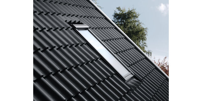 VELUX EDW MK08 2500 Pro+ Conservation Profiled Tile Flashing Kit - 78cm x 140cm (Black)